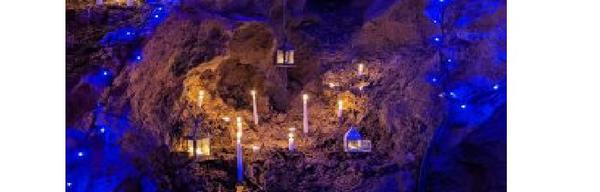 Carols by candlelight treak cliff cavern