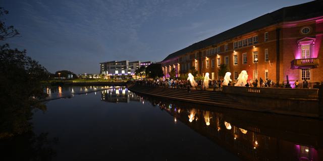 Derby Feste Totems c Tom Morley 1