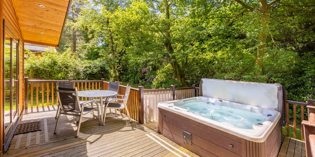 LP14317 Chatsworth Elite Vogue 2 Spa Plus