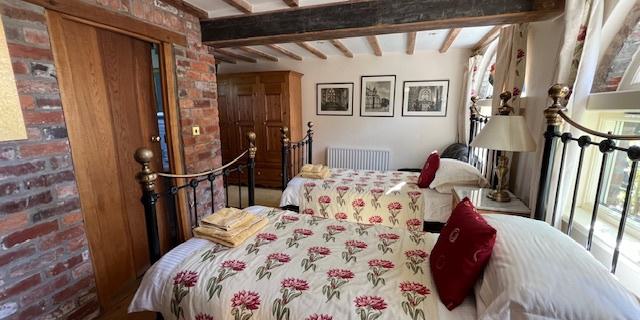 Billys Bothy Bedroom 3, twin plus single sofa bed, en suite, Tv, wi fi